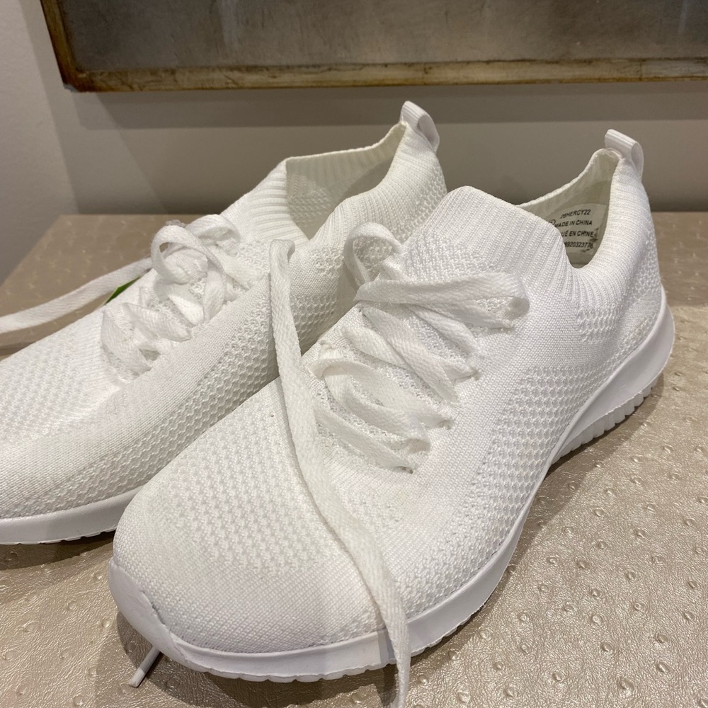 Athletic work’s memory foam mesh shoes